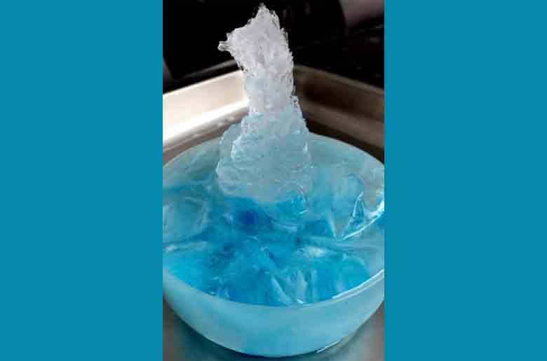 Expérience scientifique : transformer de l'eau en glace façon reine des Neiges!